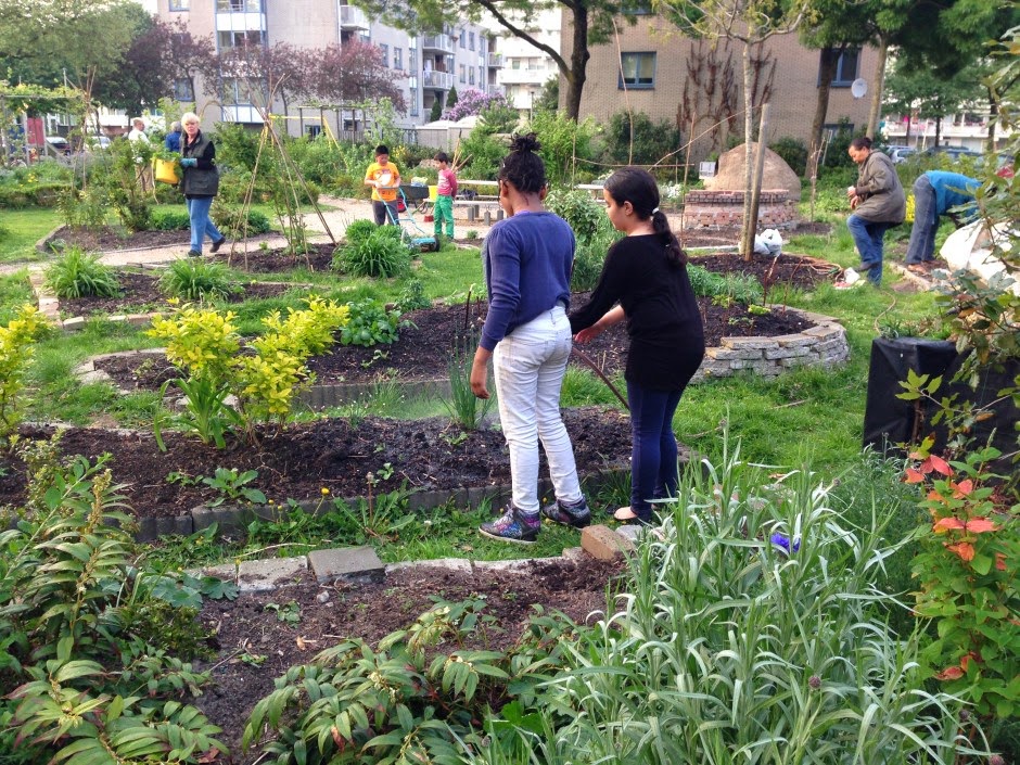 J 10. Wijktuin De Esch